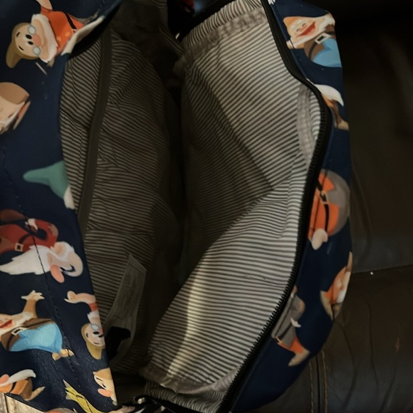 Full-size Disney seven dwarfs Loungefly backpack - Picture 3 of 4
